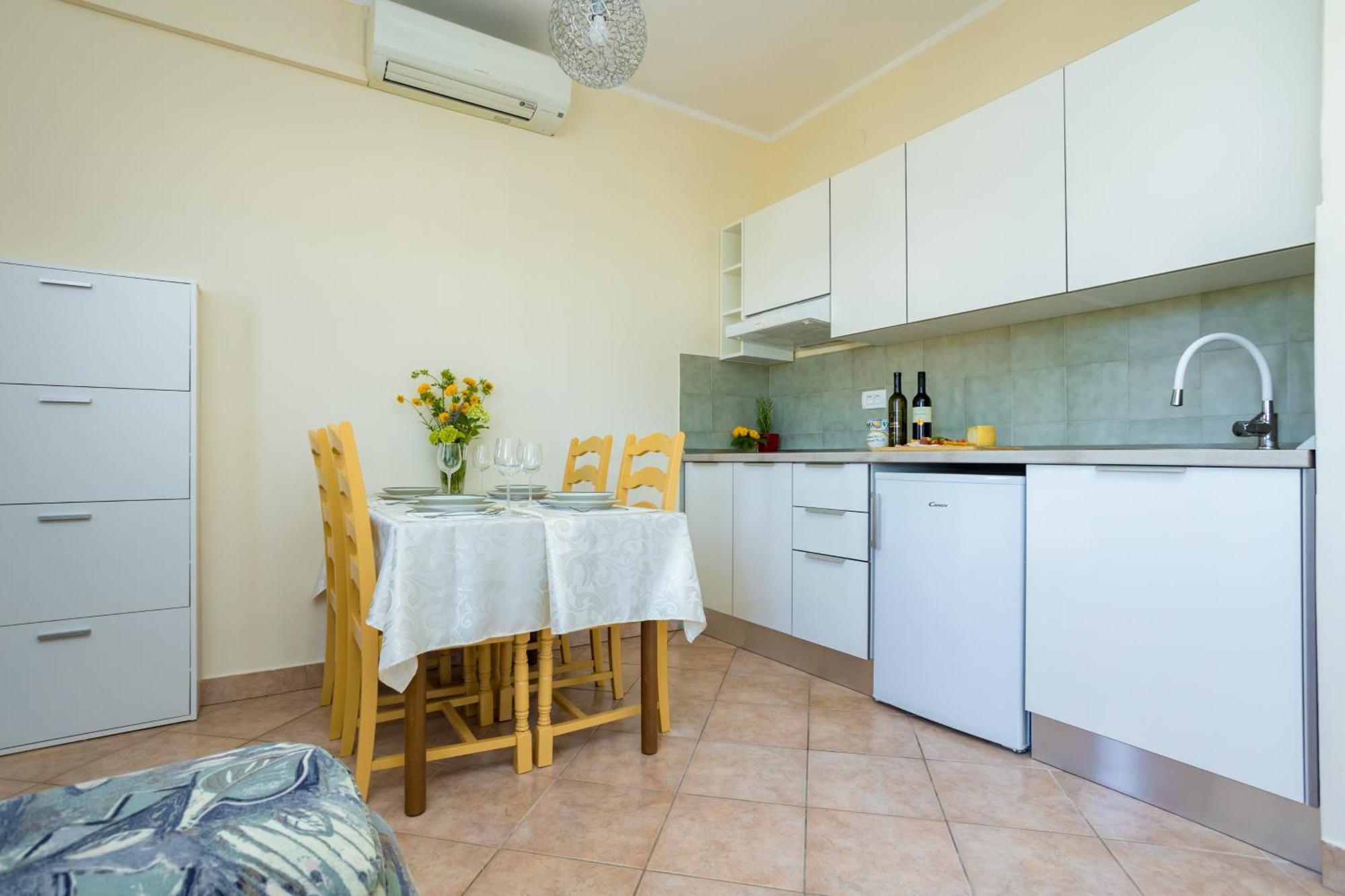 Apartments And Rooms Kod Keti مالينسكا المظهر الخارجي الصورة