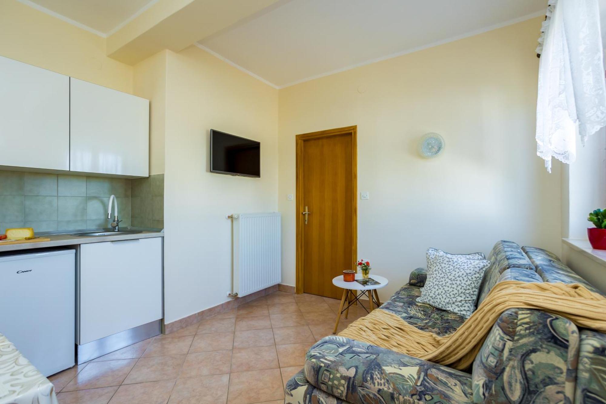 Apartments And Rooms Kod Keti مالينسكا المظهر الخارجي الصورة